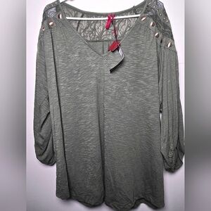 Women's New With Tags NWT Love Scarlett V-Neck Lace Detail Top, Size 1X